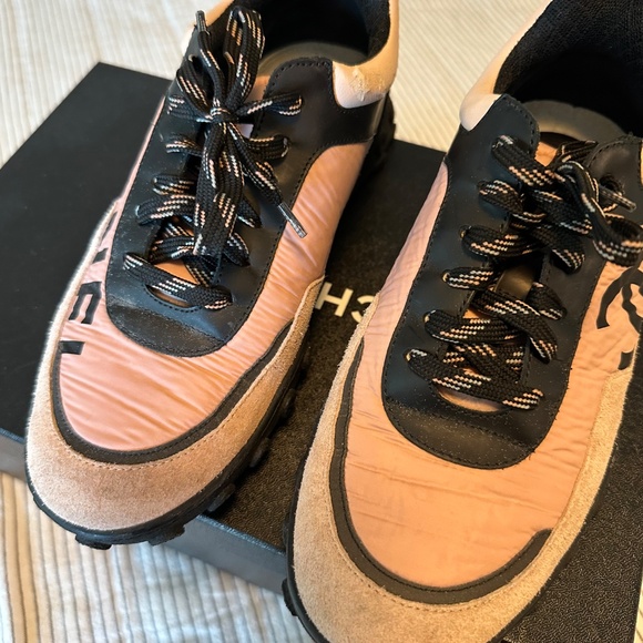 Authentic Chanel sneakers - Picture 14 of 16